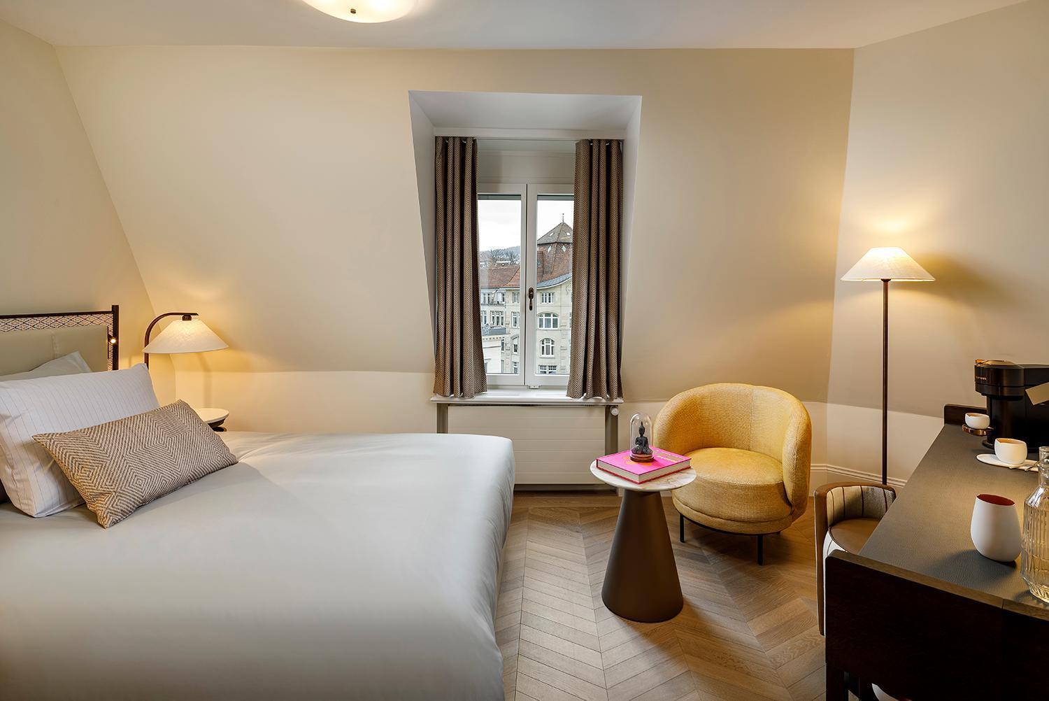 Small Luxury Hotel Ambassador Zurich Bagian luar foto